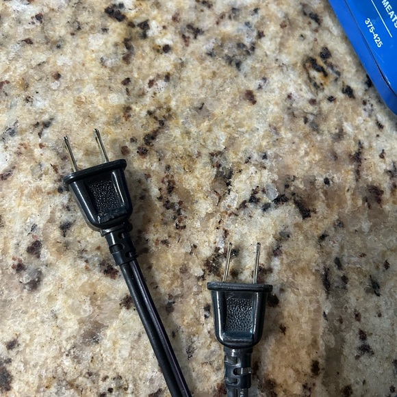 Nesco Roast-Air Oven 12 - Picture 4 of 6